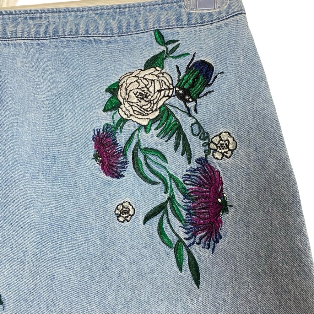 H&M Coachella Jean Skirt Womens Size 4 Small Embroidered Floral Blue Mini - Picture 3 of 8